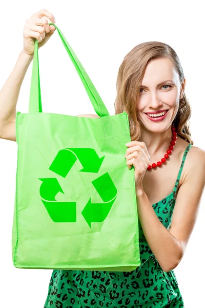 Mujer con una bolsa ecológica — Foto de Stock