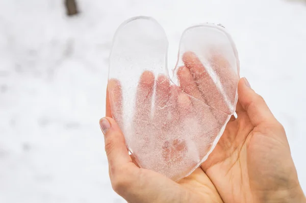 Corazón de hielo —  Fotos de Stock