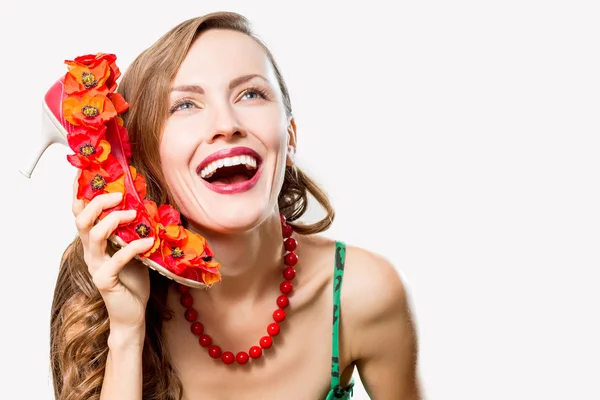 Zomer vrouw met schoenen — Stockfoto