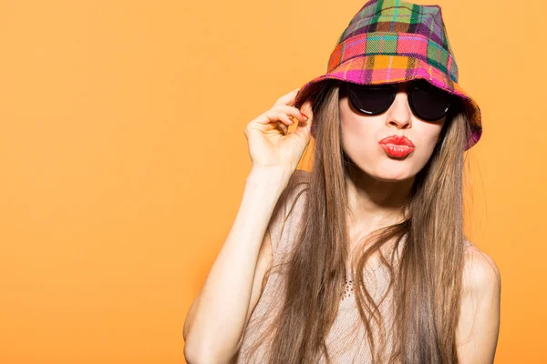 Hermosa mujer brillante — Foto de Stock