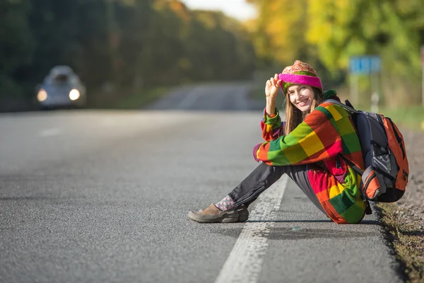 Beautiful young woman traveling — Stock Photo, Image