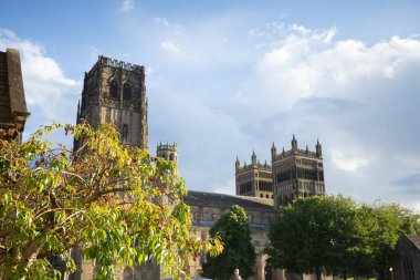 Durham, Birleşik Krallık - 17 Haziran 2024: Durham Katedrali Üniversite döneminin bitiminde Durham Katedrali