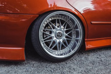 Newcastle-upon-tyne, Birleşik Krallık - 23 Haziran 2024: Lastik onarımı ve tekerlek bakımı