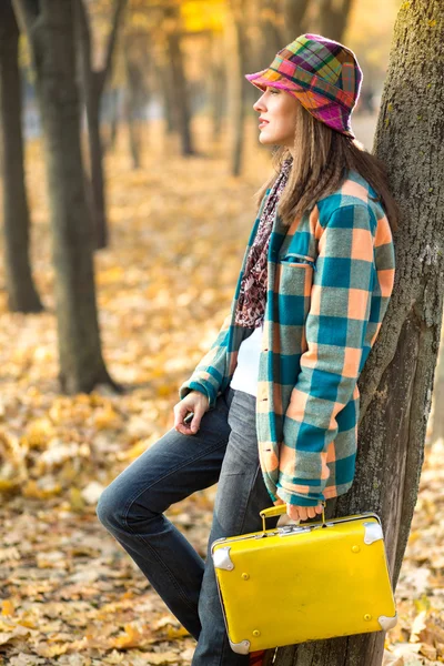 Autunno viaggio donna — Foto Stock