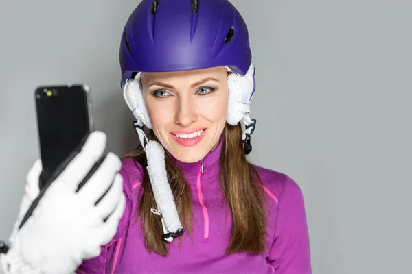 Winter sport woman making selfie — Stock Photo, Image