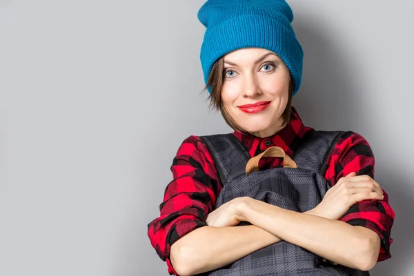 Felice donna turistica o studente donna ritratto — Foto Stock