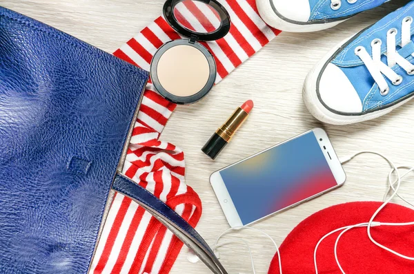 Moda, akcesoria, torby, telefon, szminka — Zdjęcie stockowe