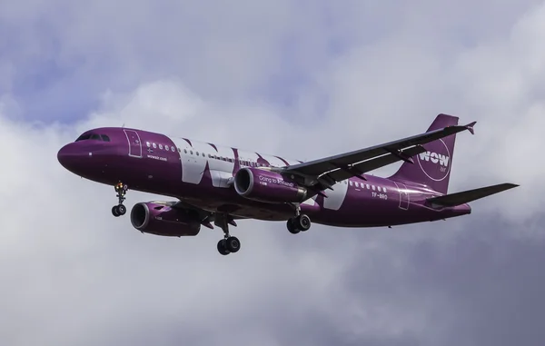 Wow Air - Airbus A320-232 lizenzfreie Stockbilder