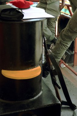 Kalaşnikof Afrika gemi korur