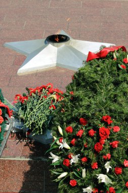 Zafer Anıtı ebedi ateşe