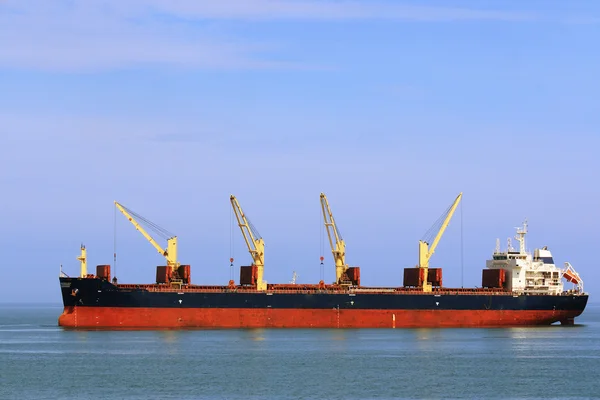 toplu taşıyıcı çapa ile açık tutar