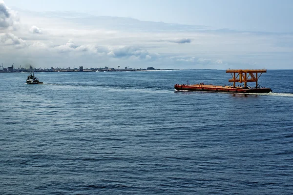 Ship tugboat at work. — Stock Photo, Image