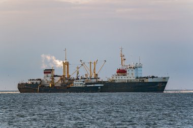Rus Balıkçılık Tekne balık buz balık işleme temel alınarak denize geçer