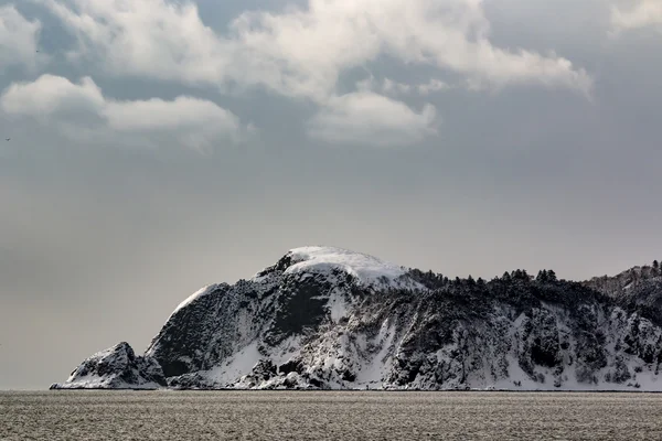 白雪覆盖的休眠火山 — 图库照片