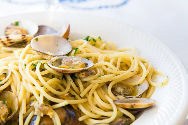 Spaghetti con vongole — Foto Stock