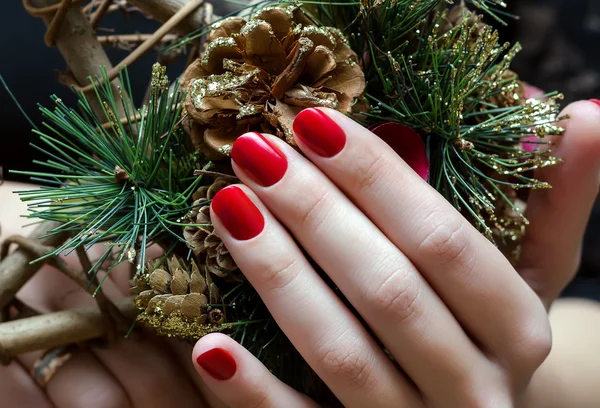 Boże Narodzenie czerwony Manicure — Zdjęcie stockowe