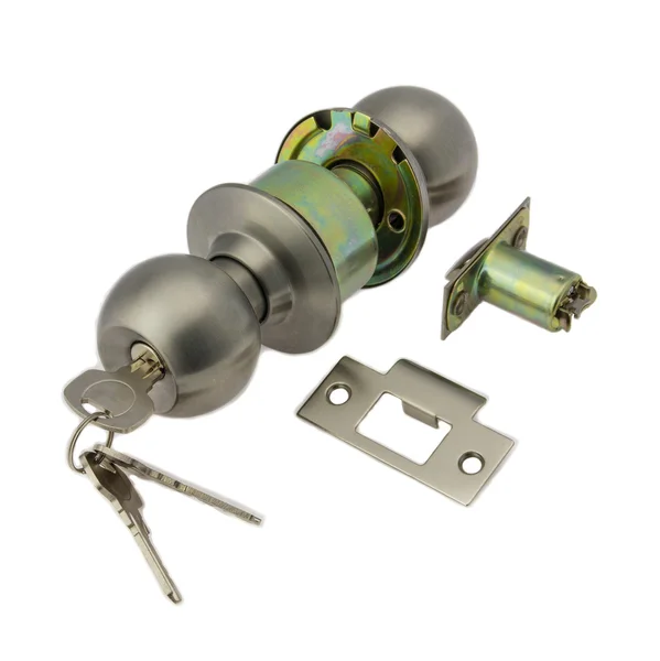 Kolları ile anahtar beyaz zemin üzerine kapılar için