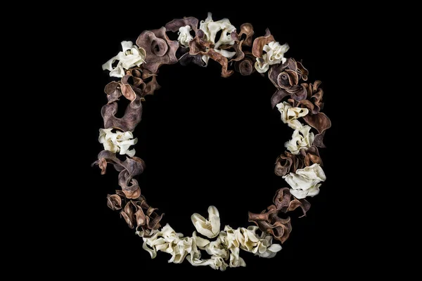 O mektup kuru otlar ve bitkiler izole yapılmış