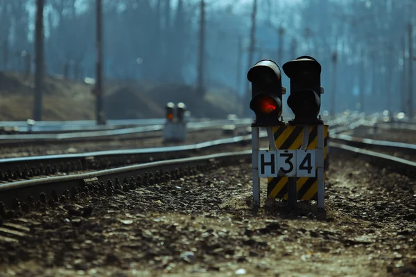 Tåg rött trafikljus — Stockfoto