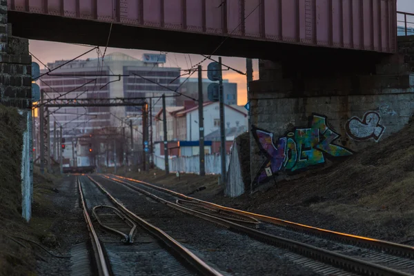 Seçici odak ile raylar