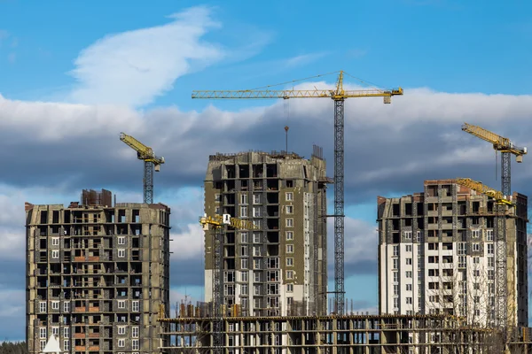 Vinçleri olan yüksek binaların yapımı