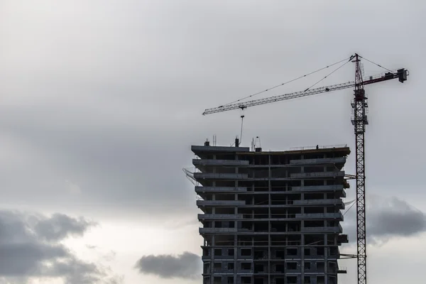 Yüksek katlı vinç ile Bina İnşaatı