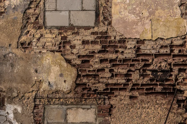 Sıcak güneşin altında rustik vintage tuğla duvar