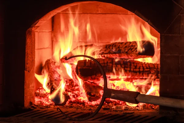 Equipamiento de cocina tradicional con horno de leña —  Fotos de Stock