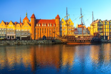 Setin Gdansk eski kasabadan sabah görünümü 