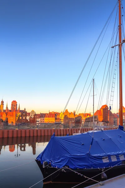 Sunrise scenerii starego miasta w Gdańsku, w Polsce — Zdjęcie stockowe