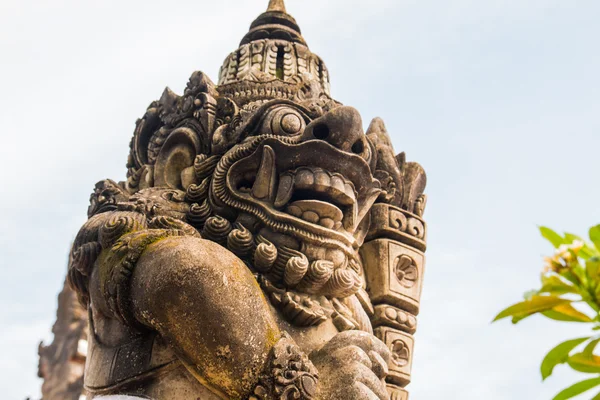 Statua gigante di Dio balinese — Foto Stock