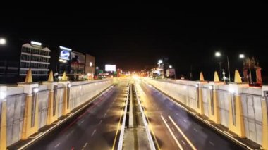 Zaman atlamalı karayolu yoğun trafik geceleri, Yakınlaştır