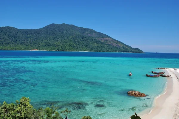 Egzotik ada cennet görünümünü