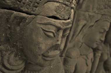 Angkor Wat antik tapınakları kırık burnuna heykeli