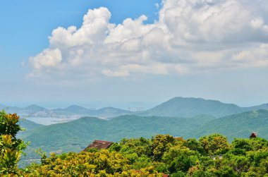 Yalong Bay tropikal cennet Forest Park - dağların güzel manzarası