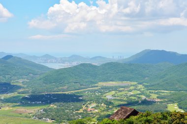 Yalong Bay tropikal cennet Forest Park - dağların güzel manzarası