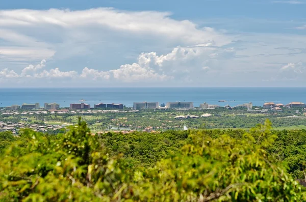 Yalong Bay tropikal cennet Forest Park - dağların güzel manzarası