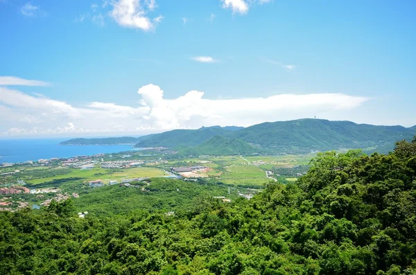 Yalong Bay tropikal cennet Forest Park - dağların güzel manzarası