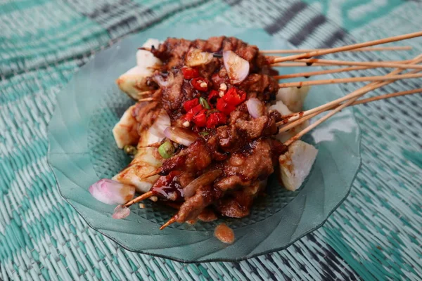 Konijn Saté Met Pittige Pinda Saus Indonesische Traditionele Gerechten — Stockfoto