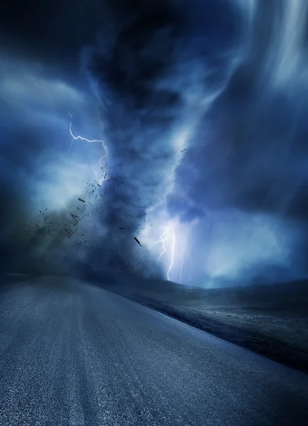 Powerful Tornado with debris — Stock Photo, Image