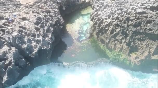 Angle Billabong Lagoon на острові Нуса Пеніда Балі Індонезія — стокове відео