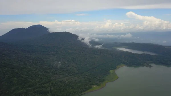 Vista Aérea Los Lagos Gemelos Buyan Tamblingan Norte Bali Indonesia — Foto de Stock