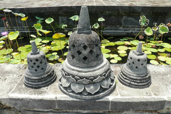 Sistemazione Stupas Sulle Scale Tempio Buddista Borobudur Campane Pietra Nera — Foto Stock