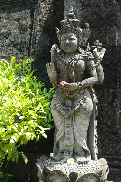 巴厘岛守护神殿的神像 婆罗门维哈拉阿拉玛与雕像神 巴林寺 古老的后期建筑 巴厘建筑 古代设计 旅行概念 印度尼西亚 — 图库照片