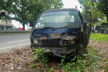Çarpışmaya ya da kazaya karışan arabalar. Kaza ve sigorta.