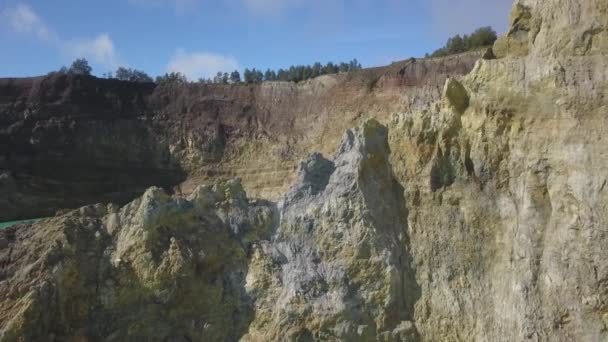 Vista Perto Para Paredes Coloridas Crateras Sobre Lagos Vulcânicos Drone — Vídeo de Stock