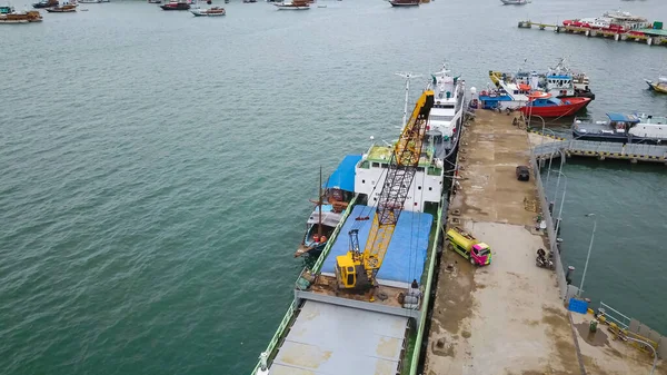 Vista Aérea Grande Navio Grupo Phinisi Tradicional Porto Labuan Bajo — Fotografia de Stock