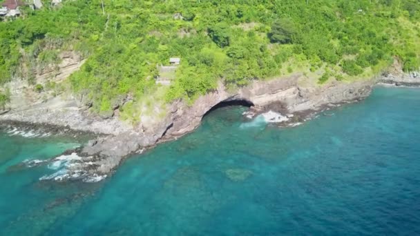 Drone Footage Picturesque Landscape Cave Sea — Stock Video