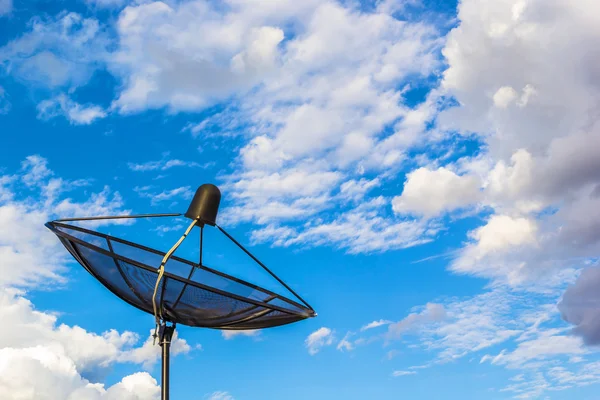 Antena satélite — Fotografia de Stock