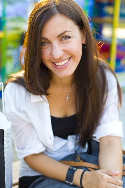 Portrait of a beautiful young brunette woman — Stock Photo, Image